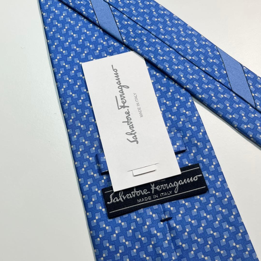 ✨美品✨ Salvatore Ferragamo フェラガモ　ネクタイ