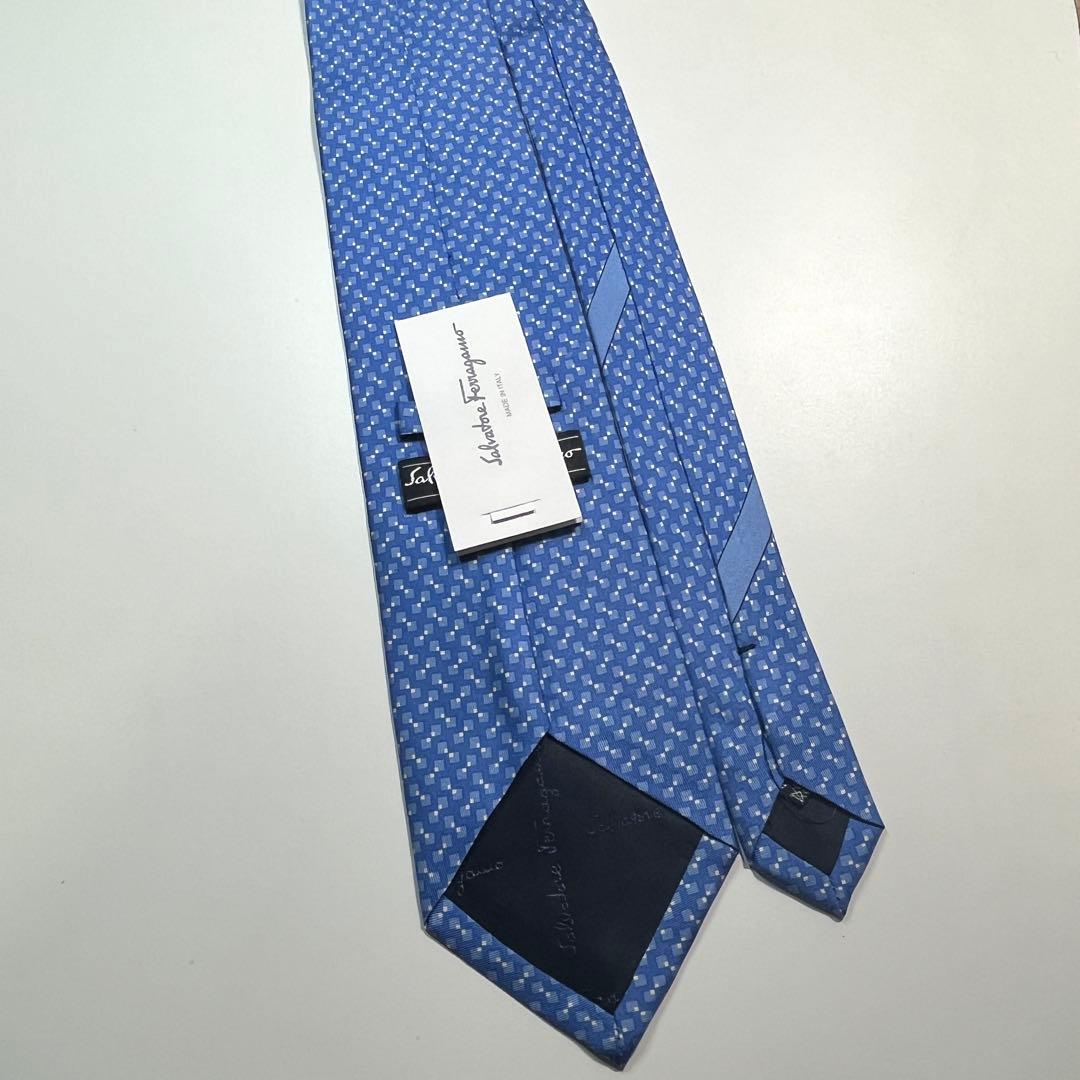 ✨美品✨ Salvatore Ferragamo フェラガモ　ネクタイ
