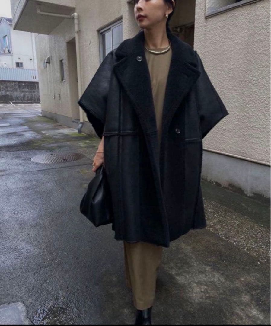 【可愛い】AMERI リバーシブル ボア ポンチョ　コート ムートン 美品 黒