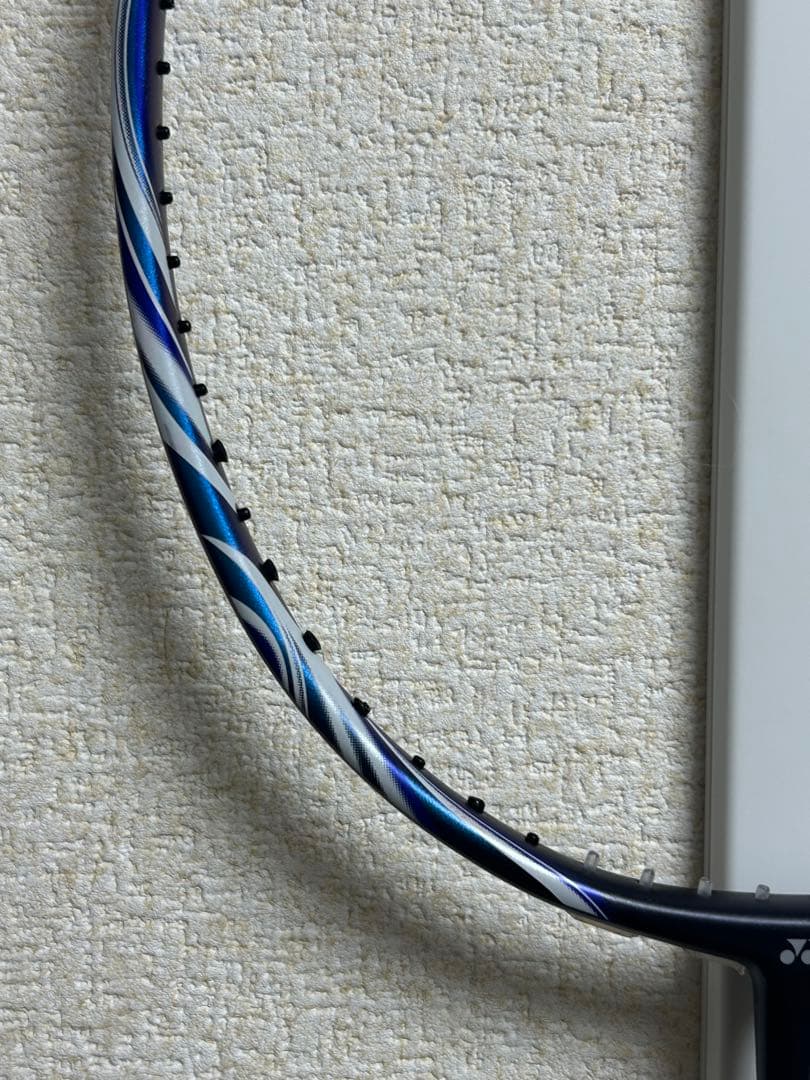 美品　ヨネックスアストロクス100ZZネビー