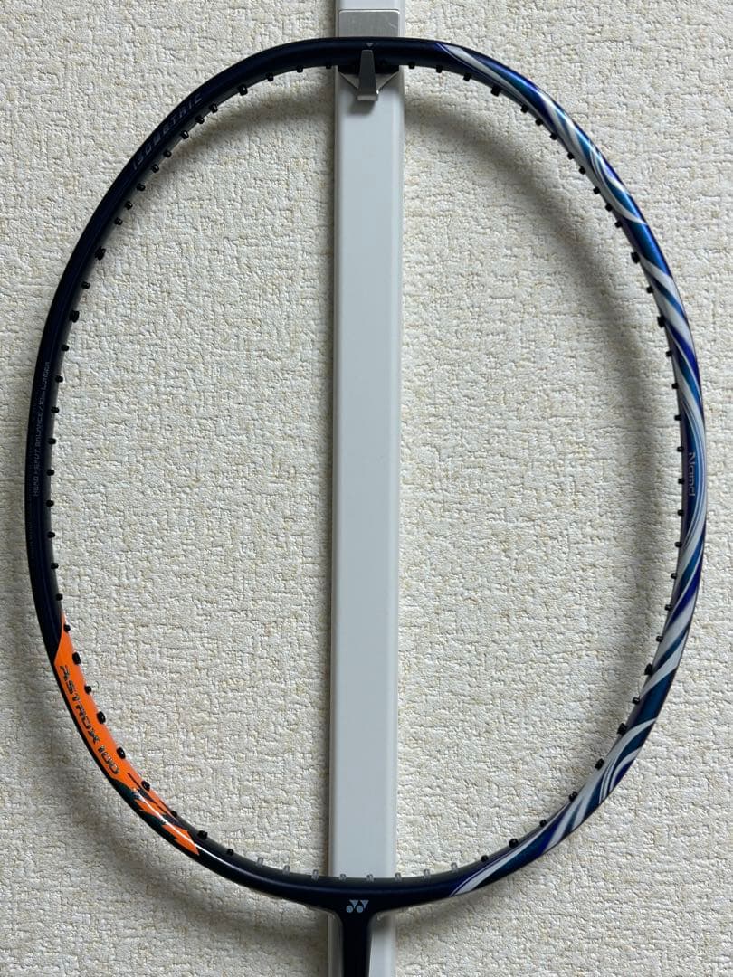 美品　ヨネックスアストロクス100ZZネビー