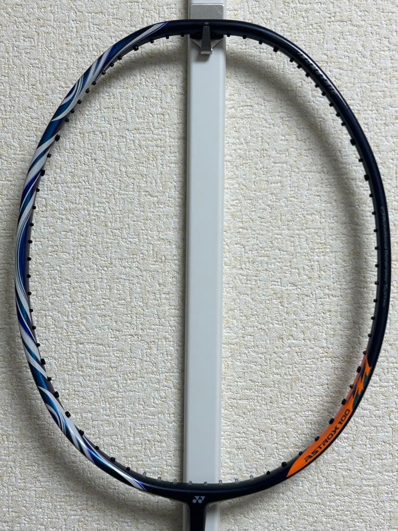 美品　ヨネックスアストロクス100ZZネビー
