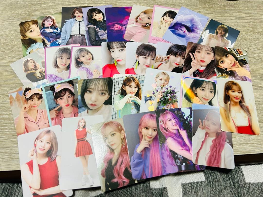 宮脇咲良 IZ*ONE トレカ
