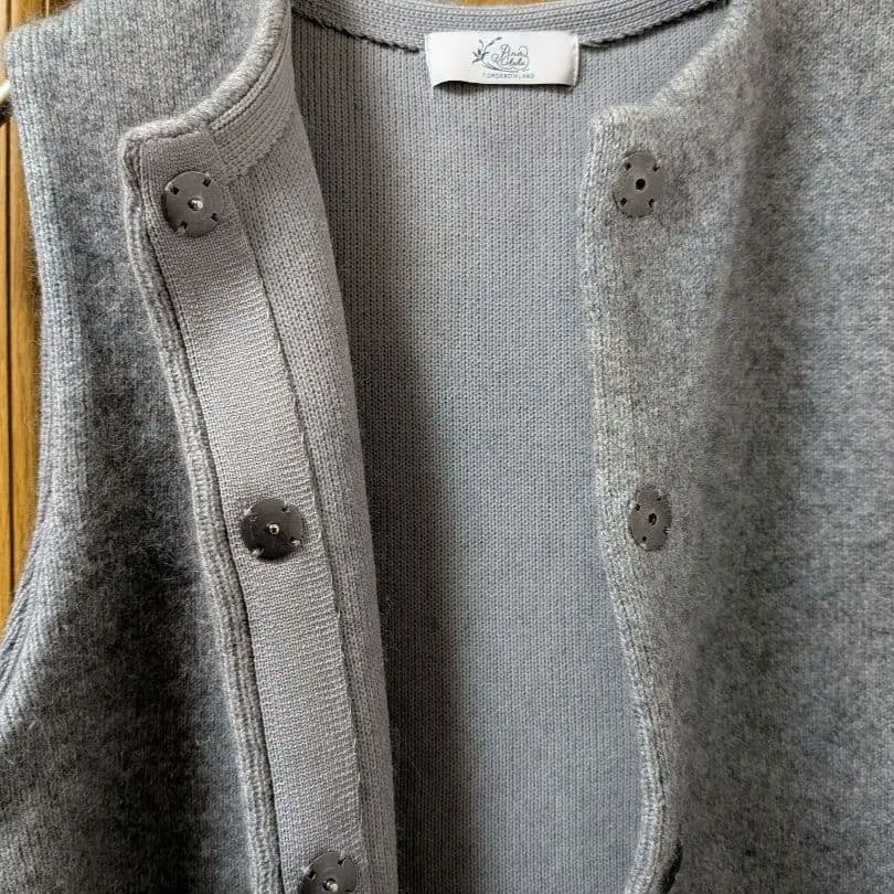 即購入OK　今季購入　美品　TOMORROWLAND グレー ニットジレ S