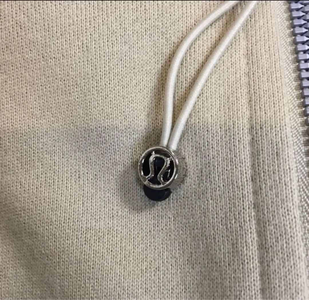 Lululemon サイズ6 ベージュ フード付きジップアップパーカー