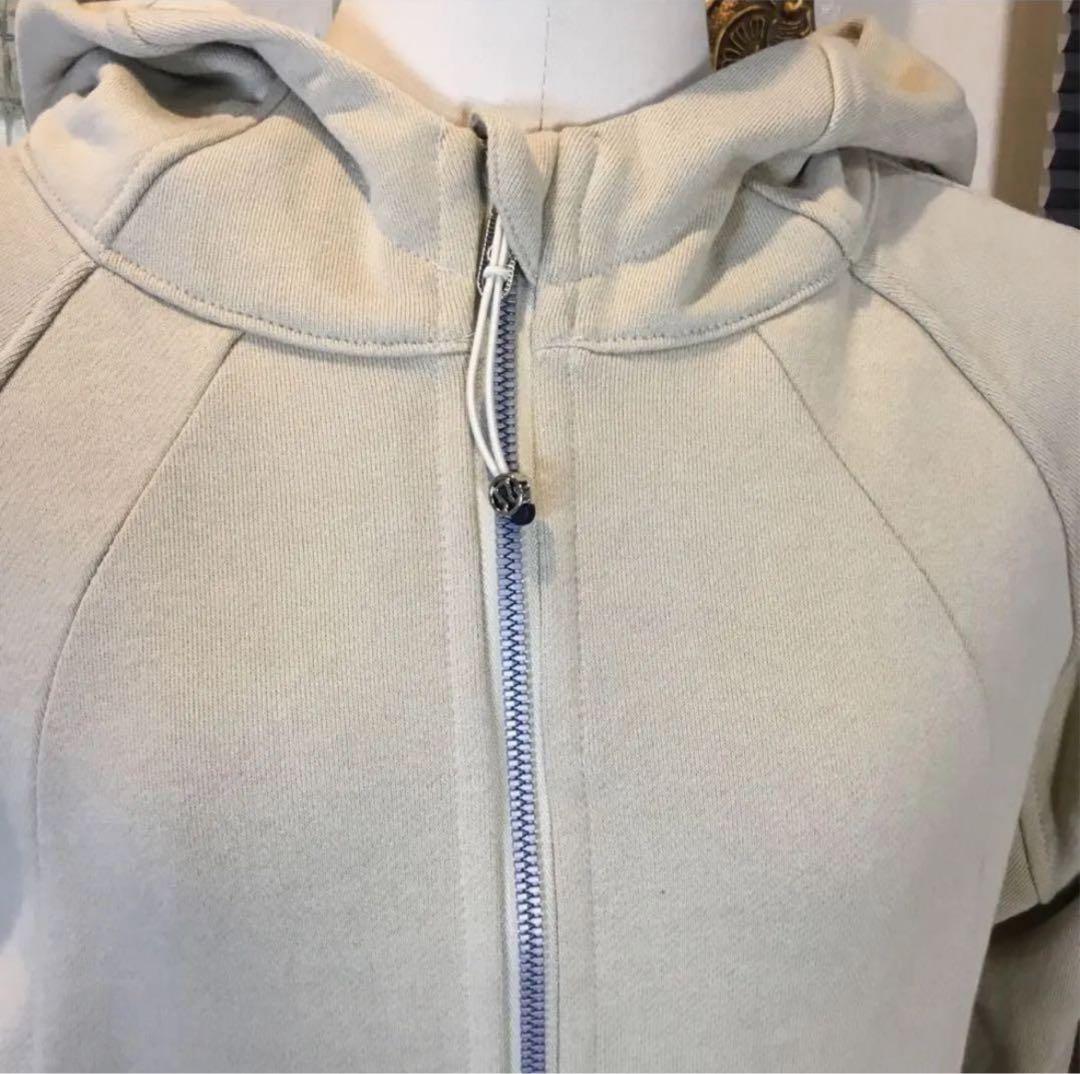 Lululemon サイズ6 ベージュ フード付きジップアップパーカー