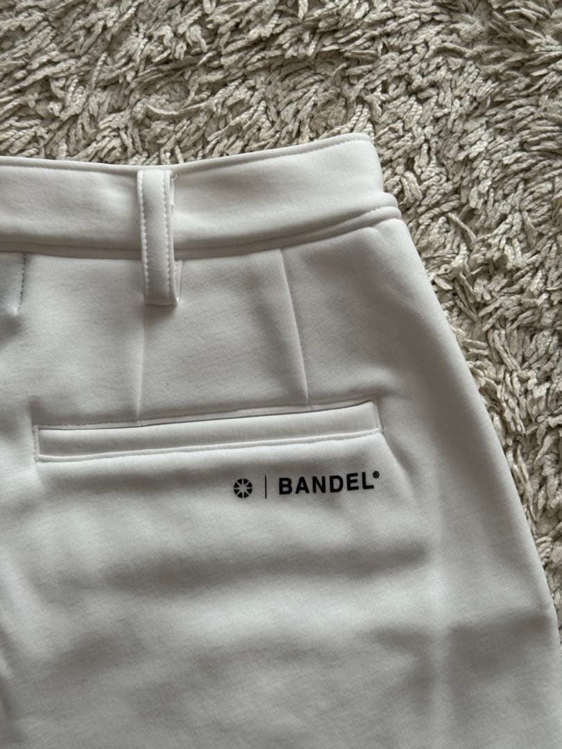 BANDEL ホワイト ショートパンツ