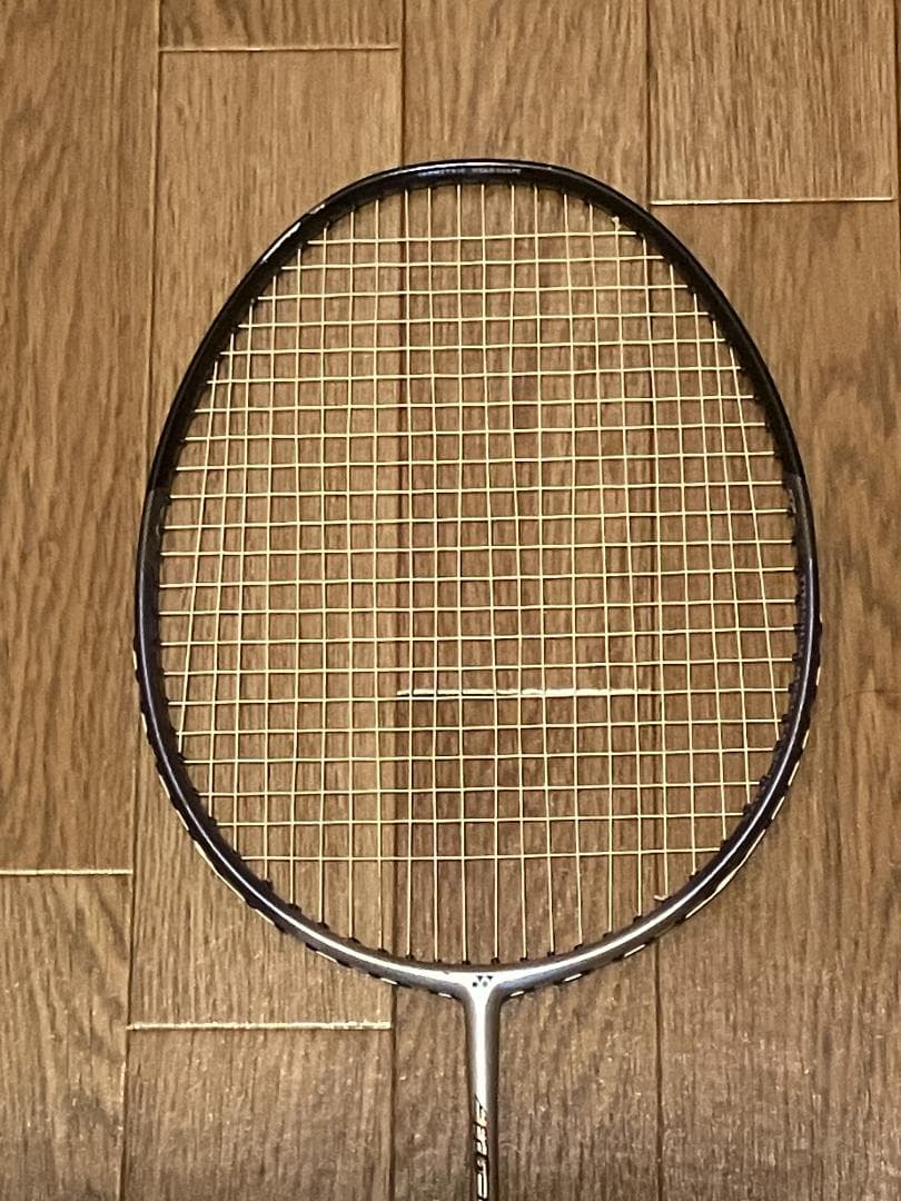 バドミントンラケット　YONEX Ti6　(ソフトケース付・グリップテープ付)
