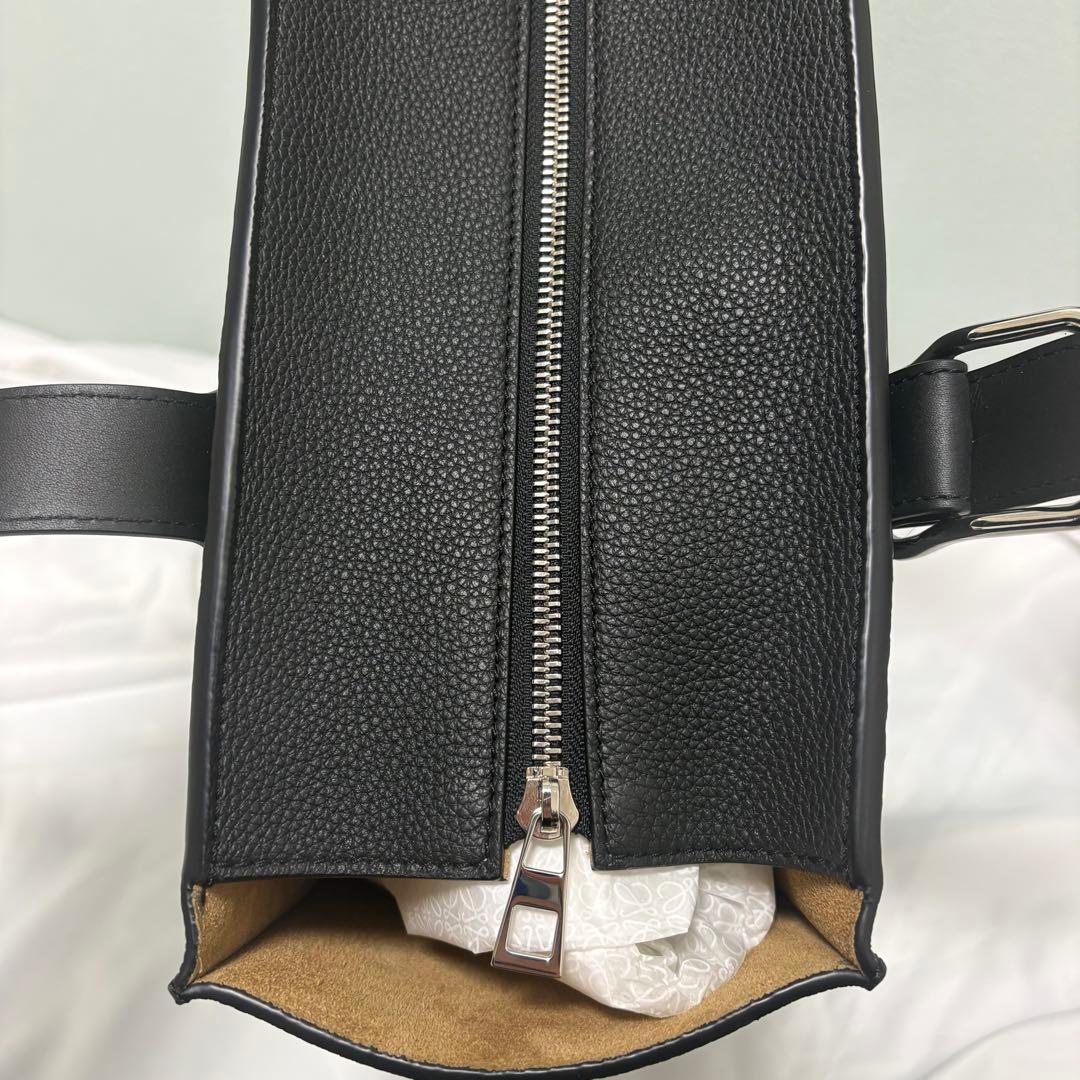 【美品】ロエベ LOEWE バックルジッパートート 黒 レザー