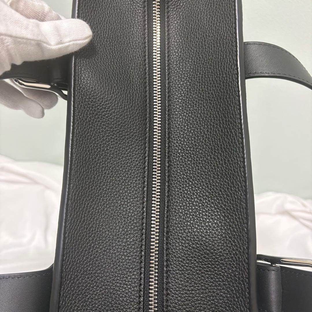 【美品】ロエベ LOEWE バックルジッパートート 黒 レザー