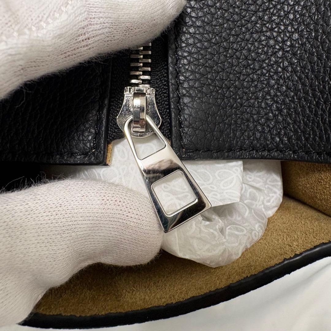 【美品】ロエベ LOEWE バックルジッパートート 黒 レザー