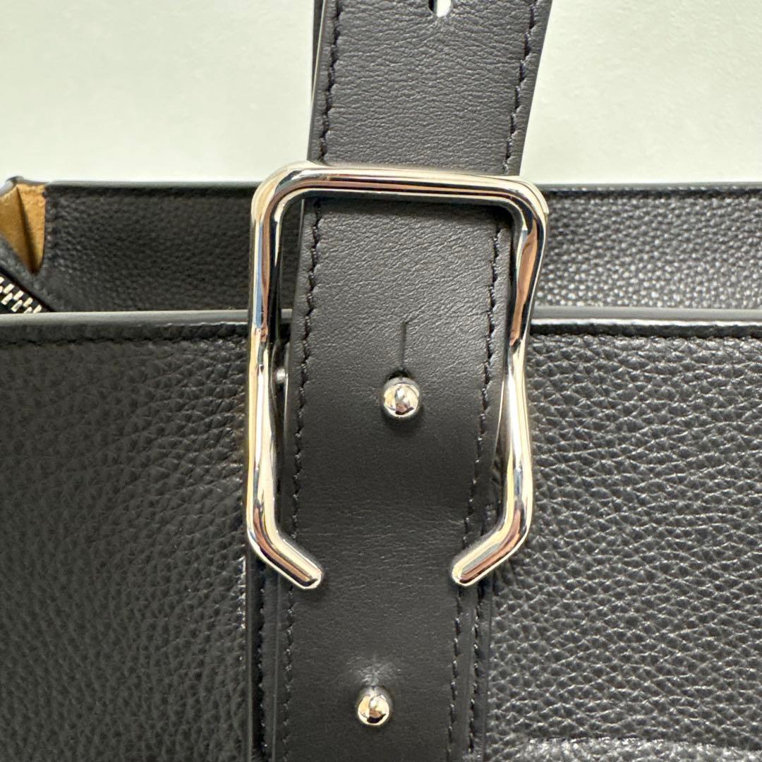 【美品】ロエベ LOEWE バックルジッパートート 黒 レザー