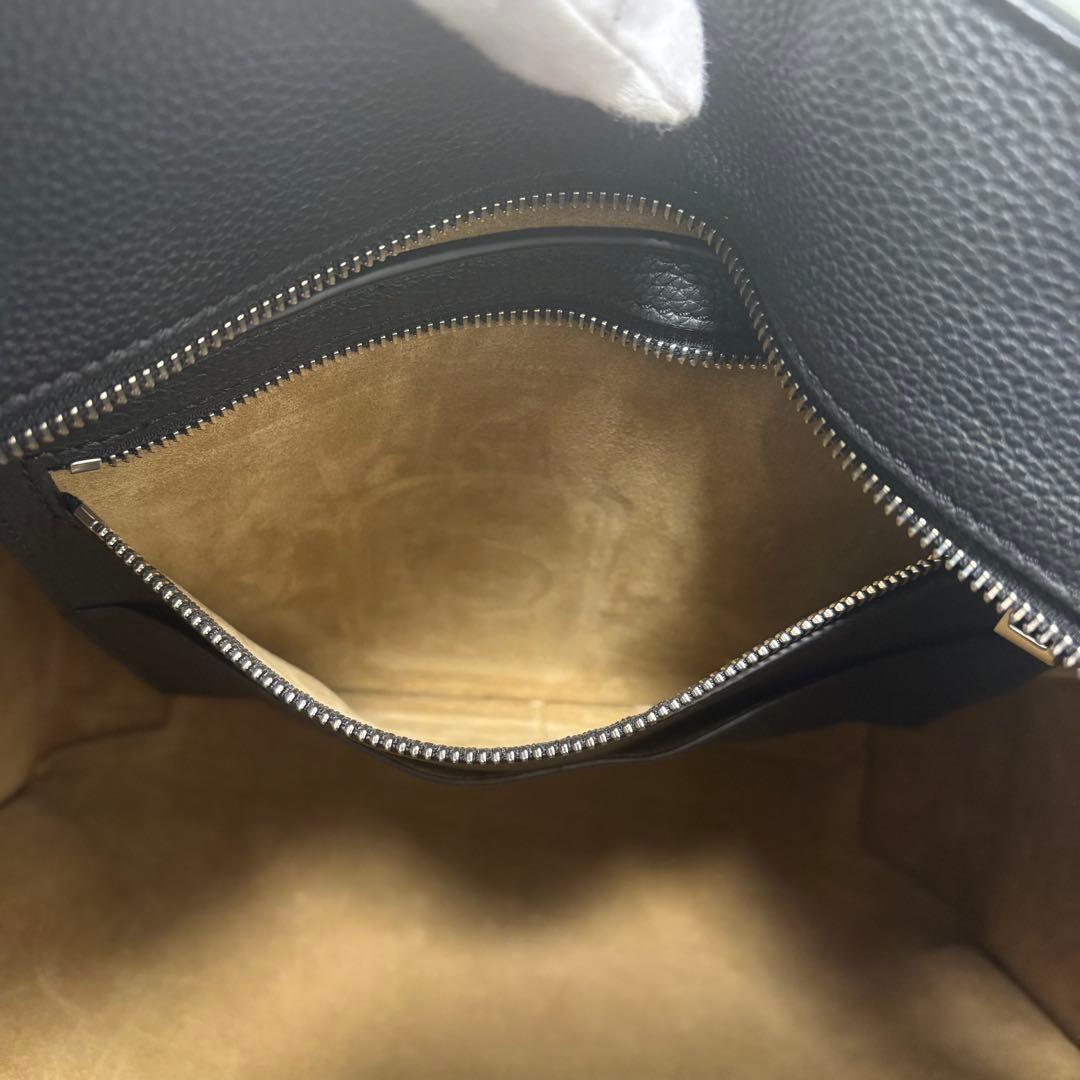 【美品】ロエベ LOEWE バックルジッパートート 黒 レザー