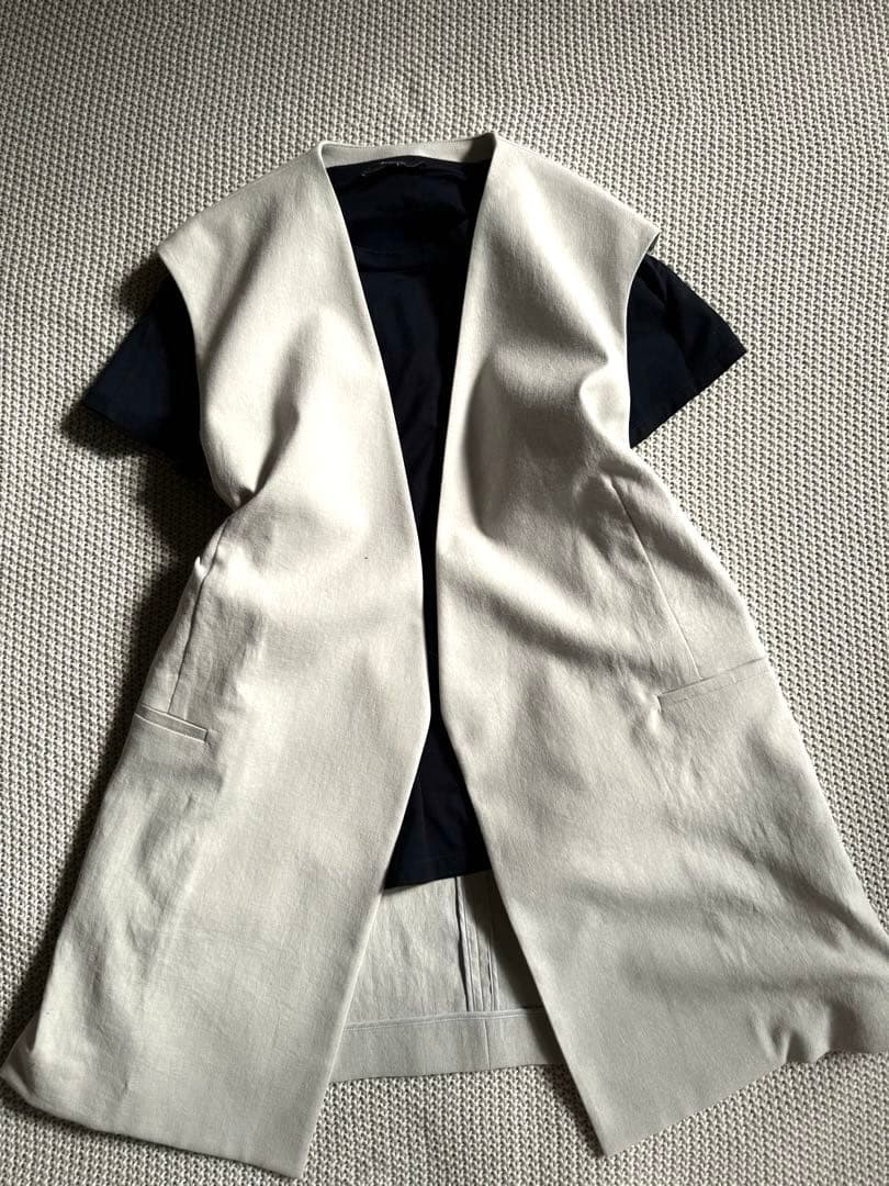 [試着のみ.美品]Theory セオリー ノーカラーロングジレ麻混 S ベージュ