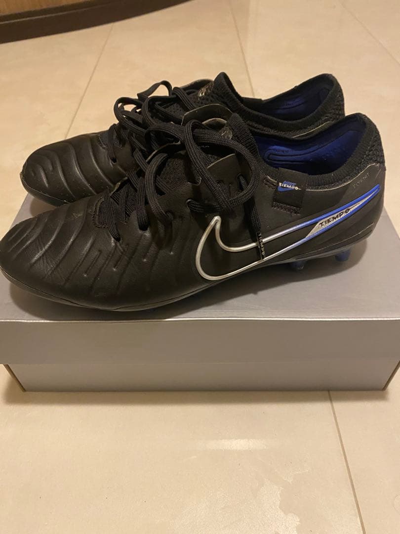 NIKE レジェンド10 エリート　AG 24.0