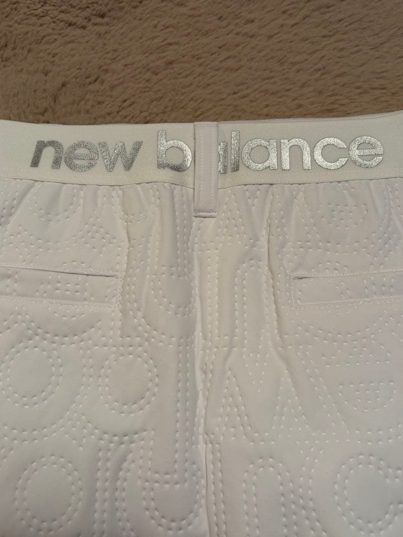 【新品未使用】New Balance レディーススカート ホワイト