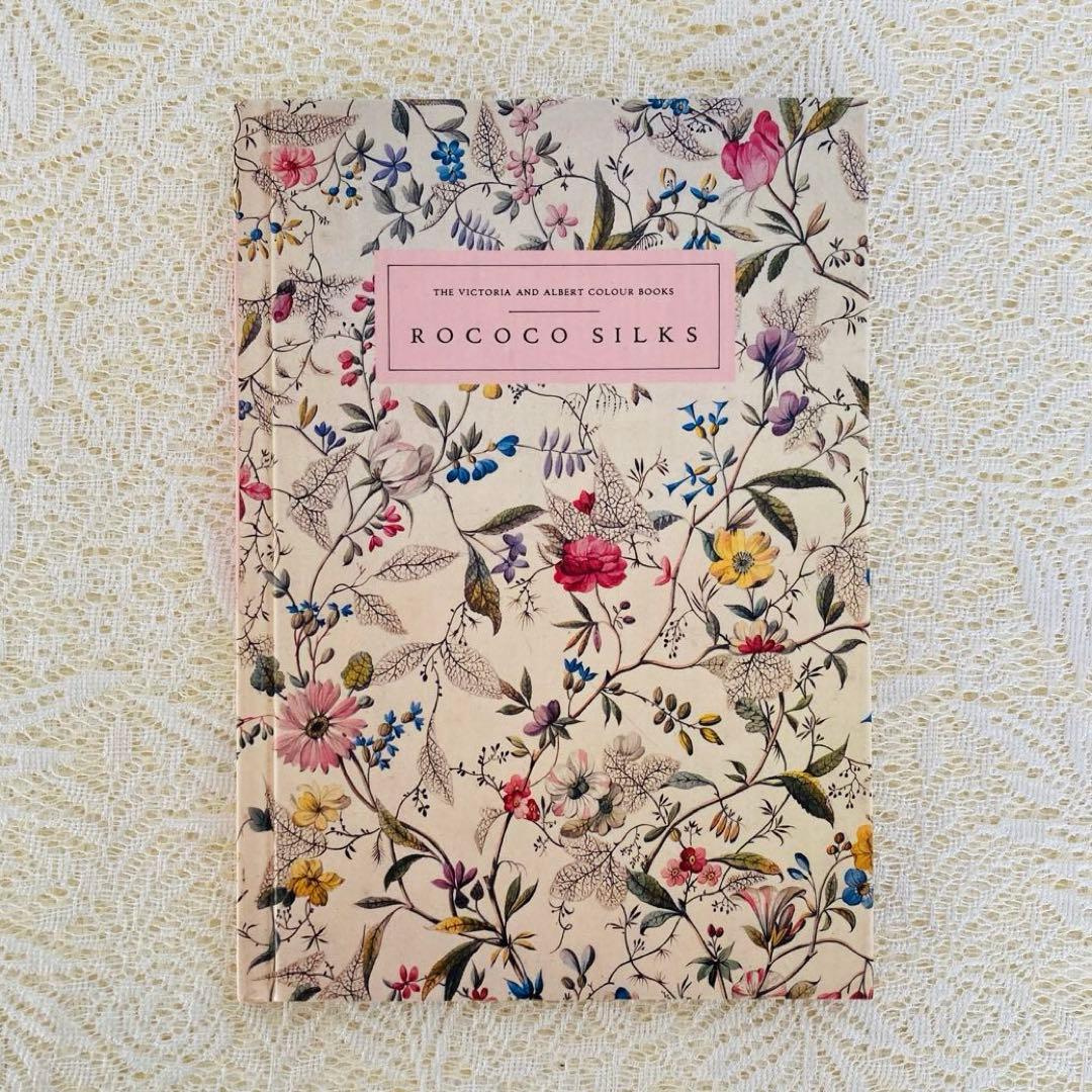 洋書　古書　ヴィクトリア&アルバート博物館カラーブック　フローラル2冊セット♪
