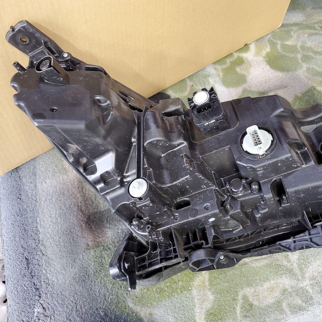 ホンダ、ヴェゼル、左ヘッドライトASSY