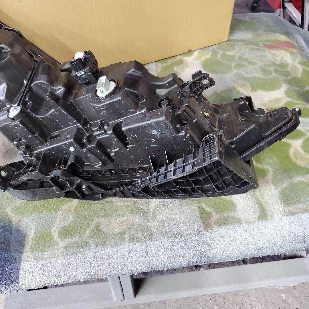 ホンダ、ヴェゼル、左ヘッドライトASSY