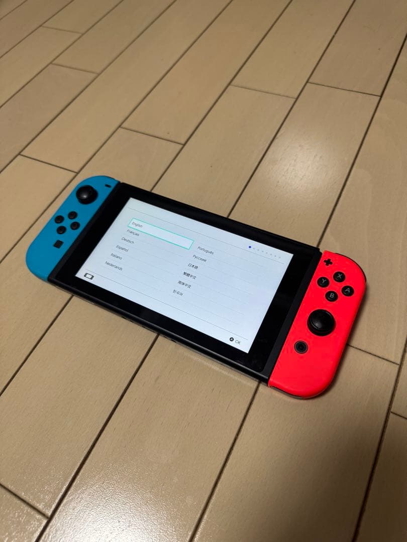 Nintendo Switch ネオンブルー/ネオンレッド 本体および周辺機器