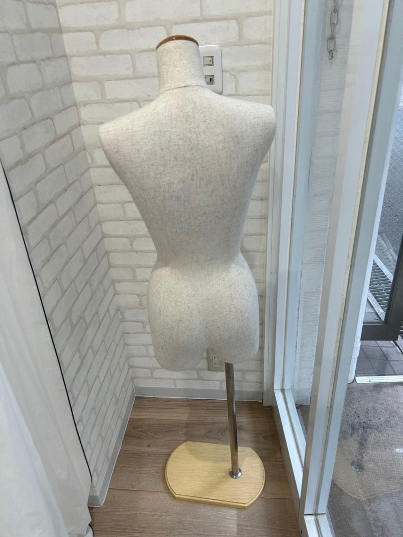 トルソー　ストアエキスプレス木調ベース付き　美品