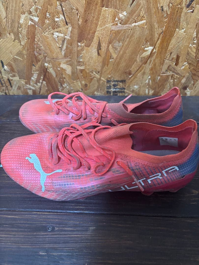 PUMA Ultra ピンク スパイクシューズ