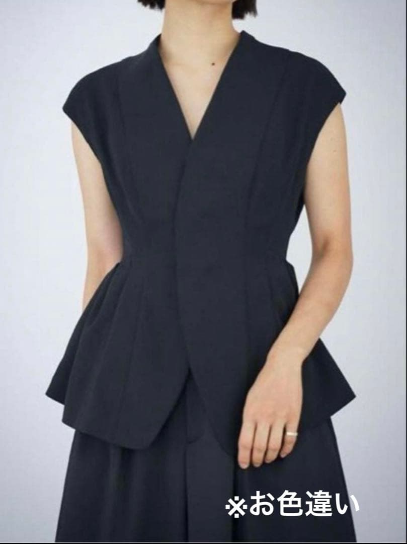 美品♡SHE Tokyo / Owen white 0 ベスト　ジレ　ペプラム