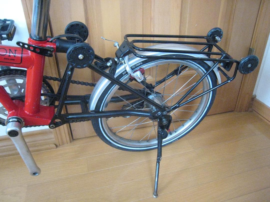 台湾ブロンプトン　レッド