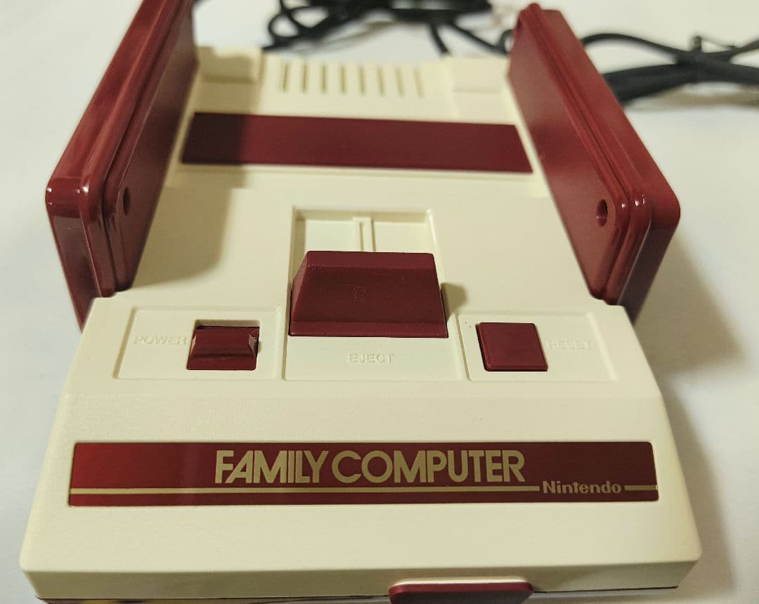 り*ご様 Nintendo ニンテンドークラシックミニ ファミリーコンピュータ