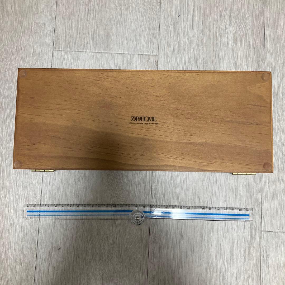 ZARAホーム腕時計収納ボックス 木製 フタ付き
