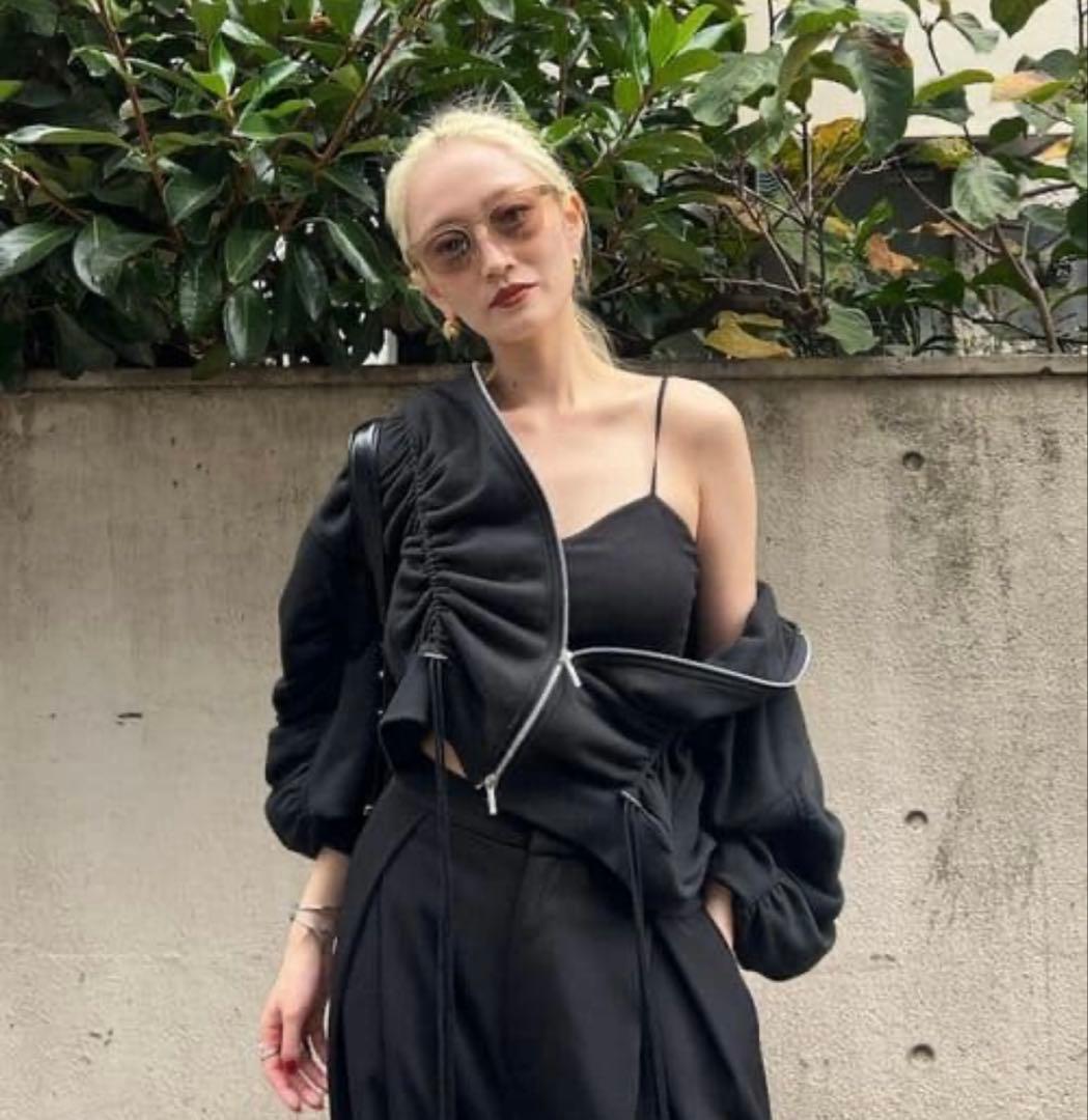 Ameri♡ VOLUME GATHERED ZIP UP HOODIE