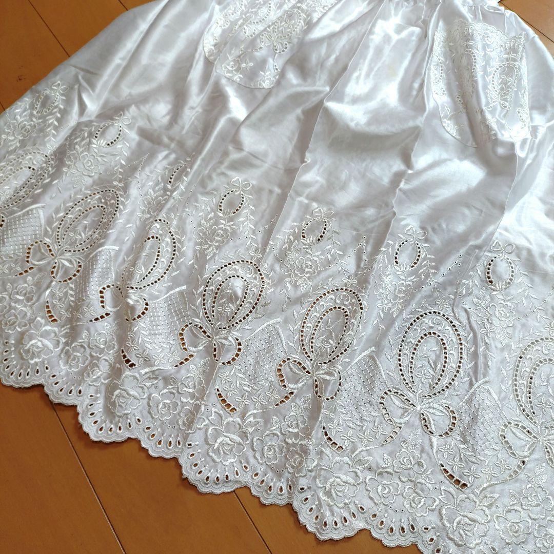 【新品タグ付き】桂由美　フリルレース　刺繍エプロン　白　高級感