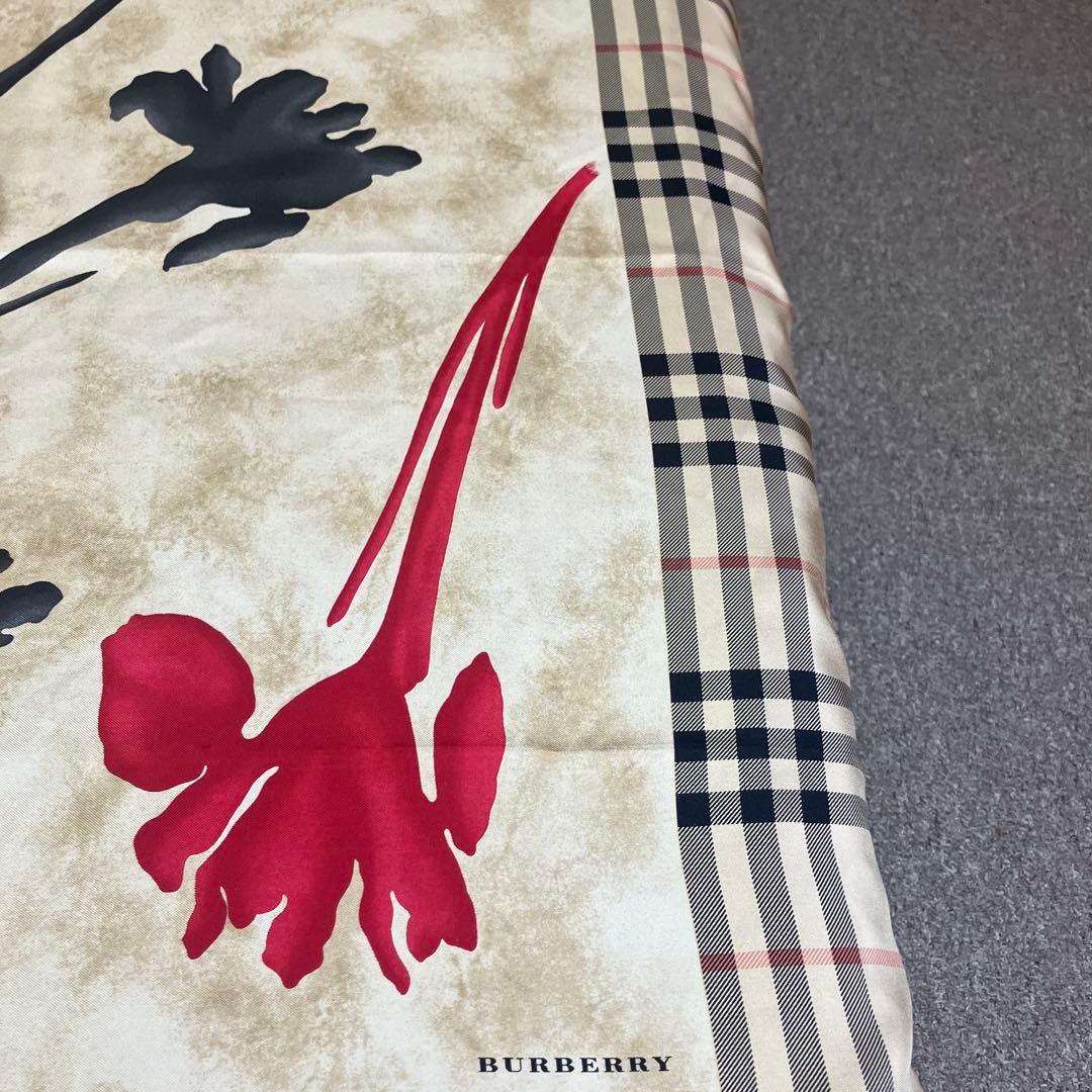 Burberry London タグあり スカーフ　約90x90mm