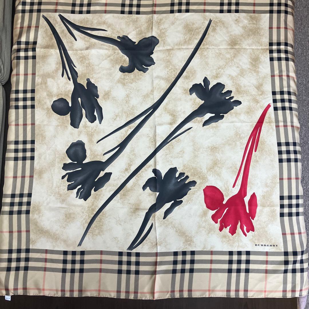 Burberry London タグあり スカーフ　約90x90mm