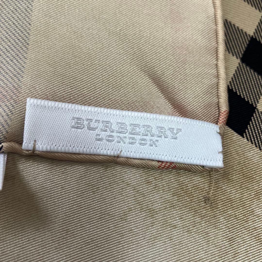 Burberry London タグあり スカーフ　約90x90mm