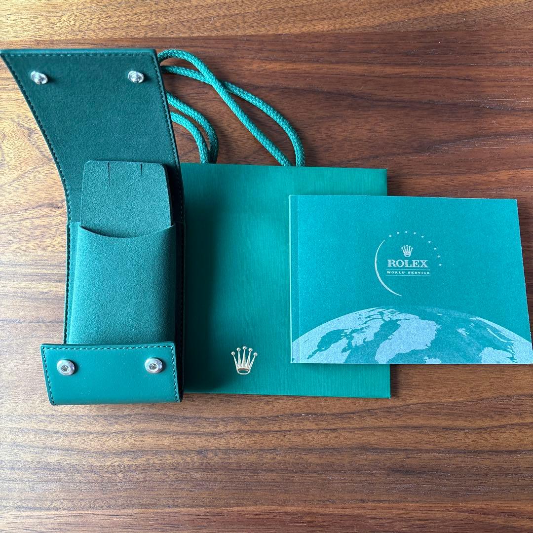 ROLEX グリーンショップ袋とカードケース