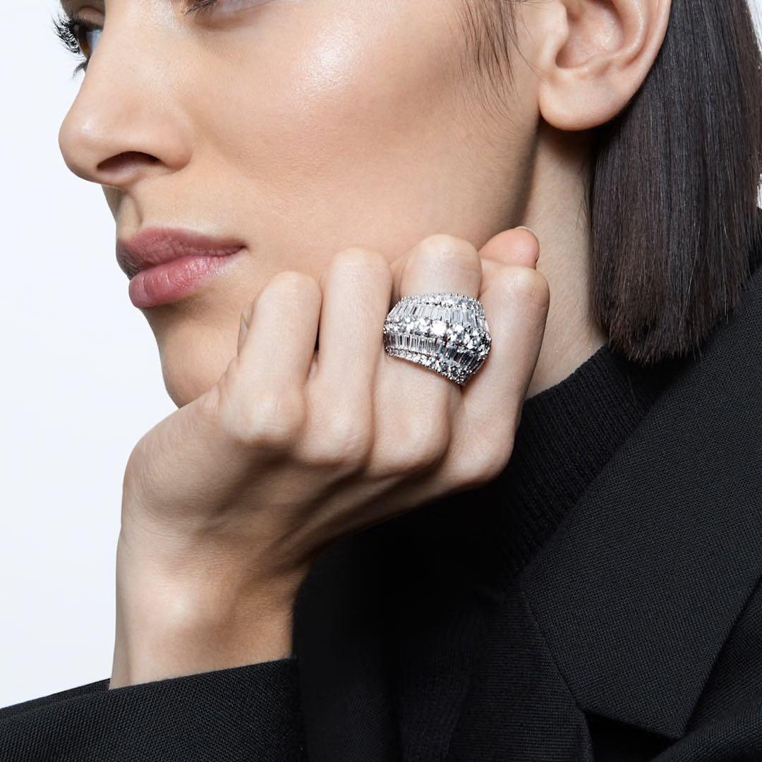 美品✨Swarovski スワロフスキー　Hyperbola リング　58号