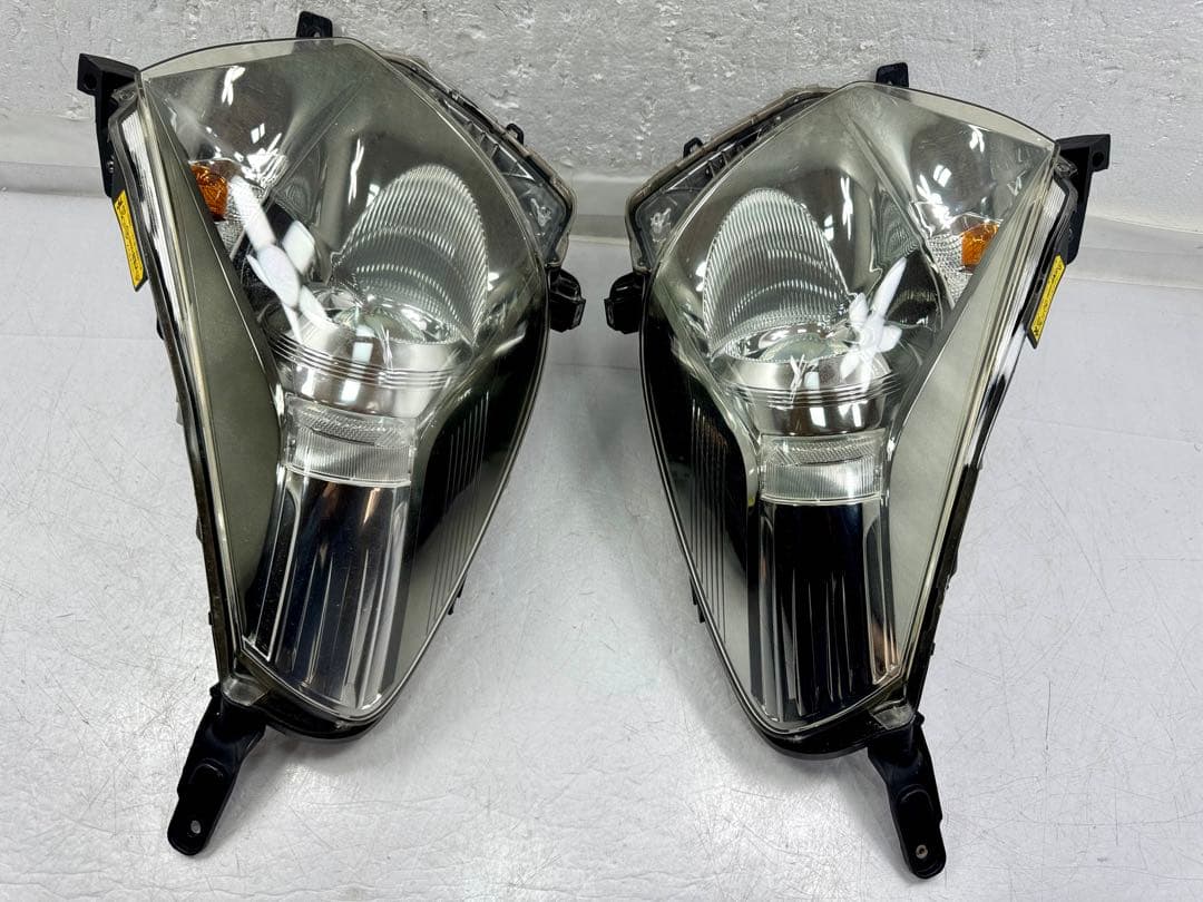 IQ KGJ10/NGJ10 後期 　HIDバラスト全付き（左右セット）