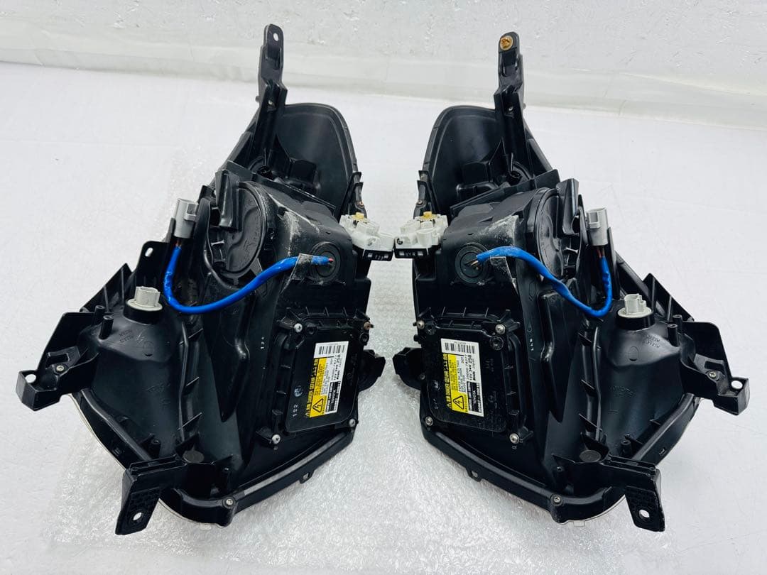 IQ KGJ10/NGJ10 後期 　HIDバラスト全付き（左右セット）