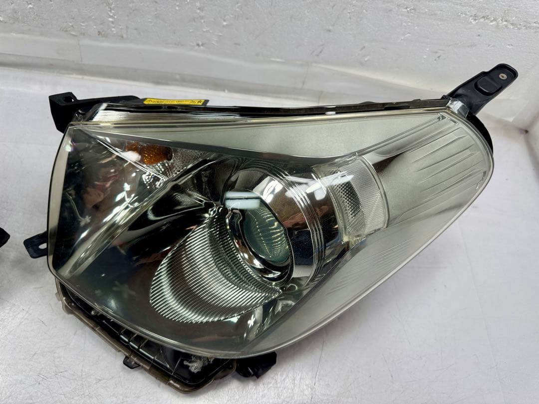 IQ KGJ10/NGJ10 後期 　HIDバラスト全付き（左右セット）