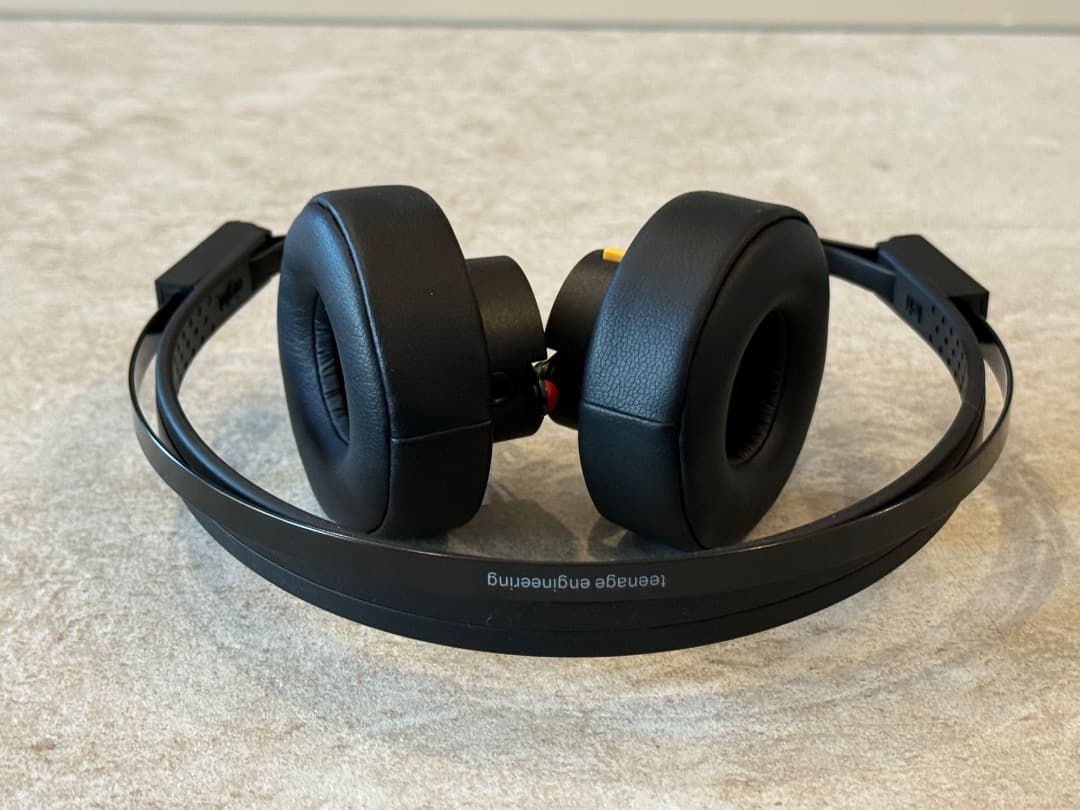 新品同様 Teenage Engineering M-1 headphones