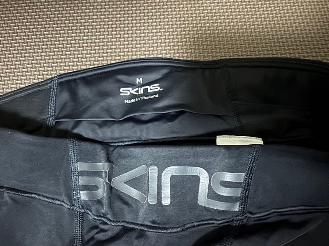 skins スキンズ コンプレッションウェア　上下セット
