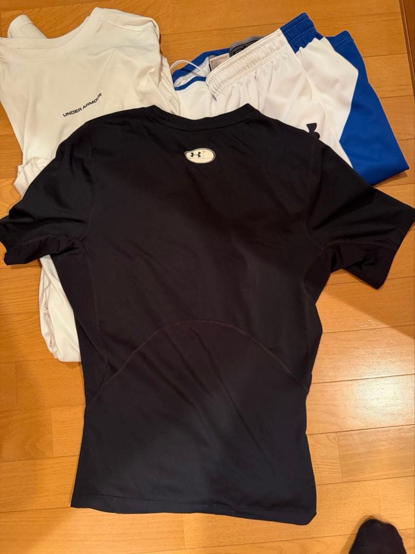UNDER ARMOUR Tシャツ・ショートパンツセット