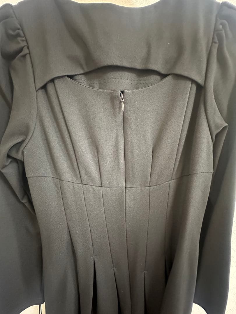 ワンピース herlipto Marylebone Pearl Midi Dress
