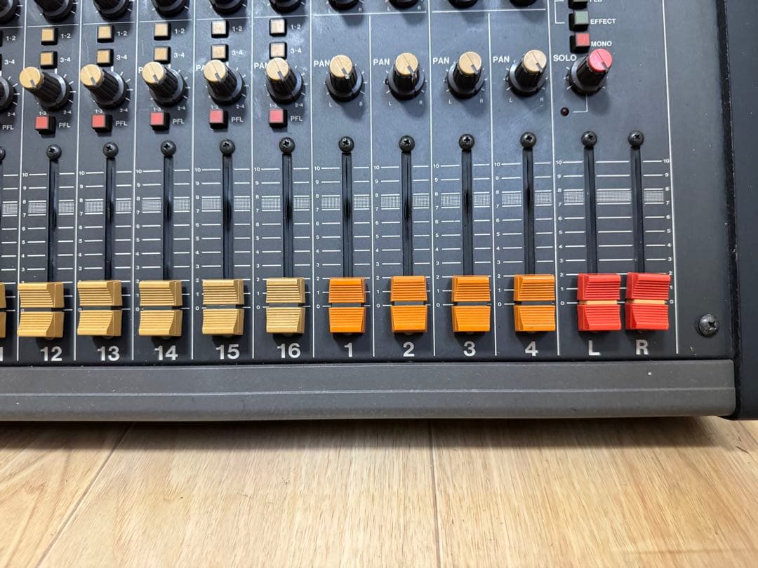 【訳あり】TASCAM M-216