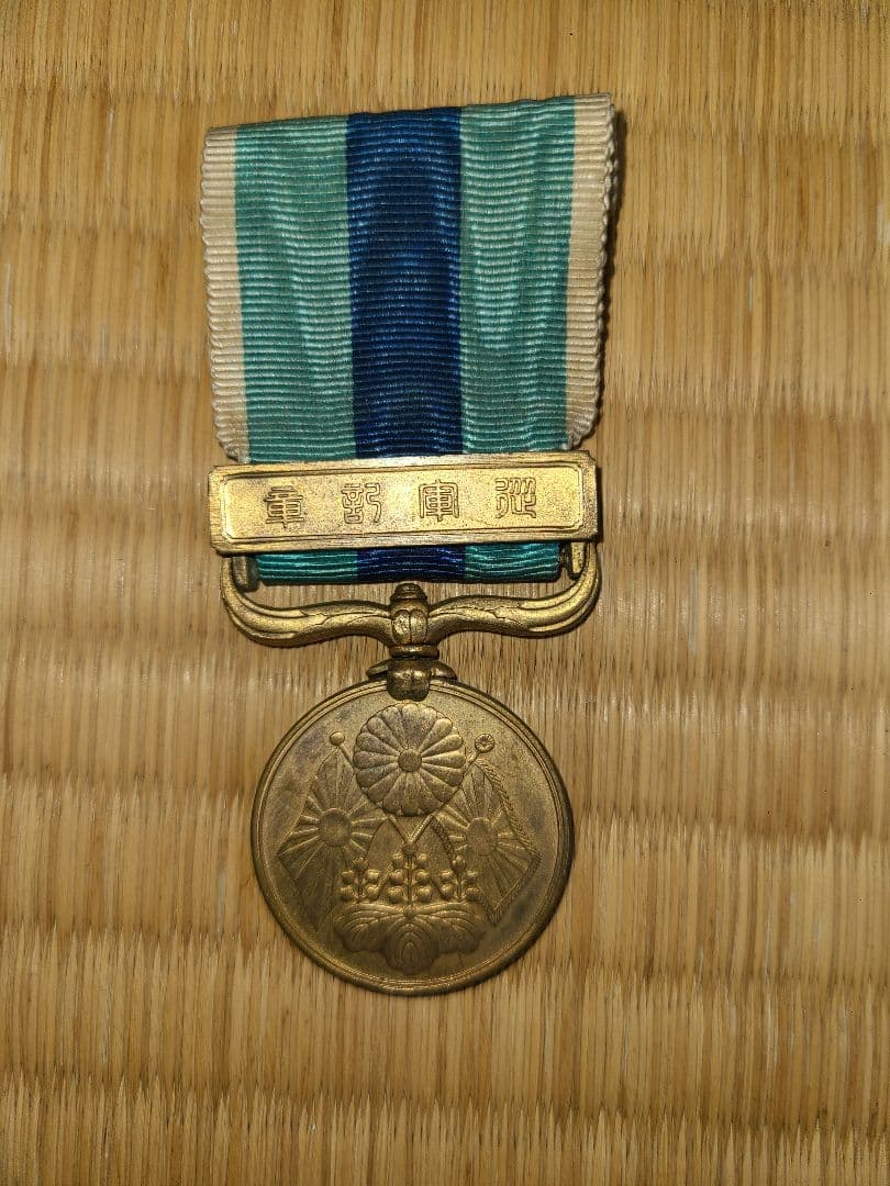 希少　骨董品：大日本帝国時代バッチ&オリンピック記念メダル　おまけつき