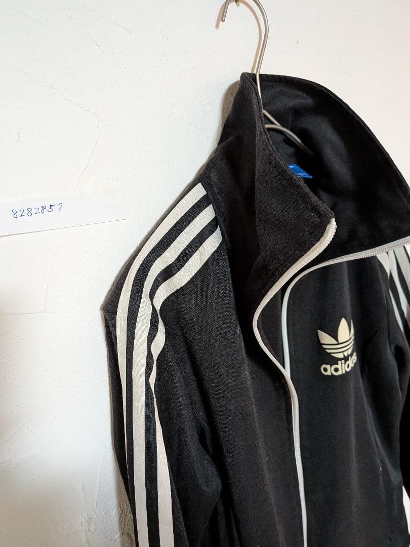 adidas トラックジャケットブラック