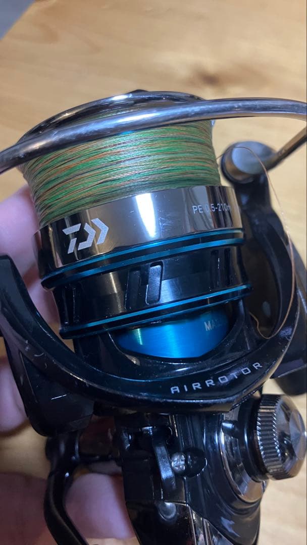 ダイワ スピニングリール エメラルダス2508PEスピニングリール　DAIWA