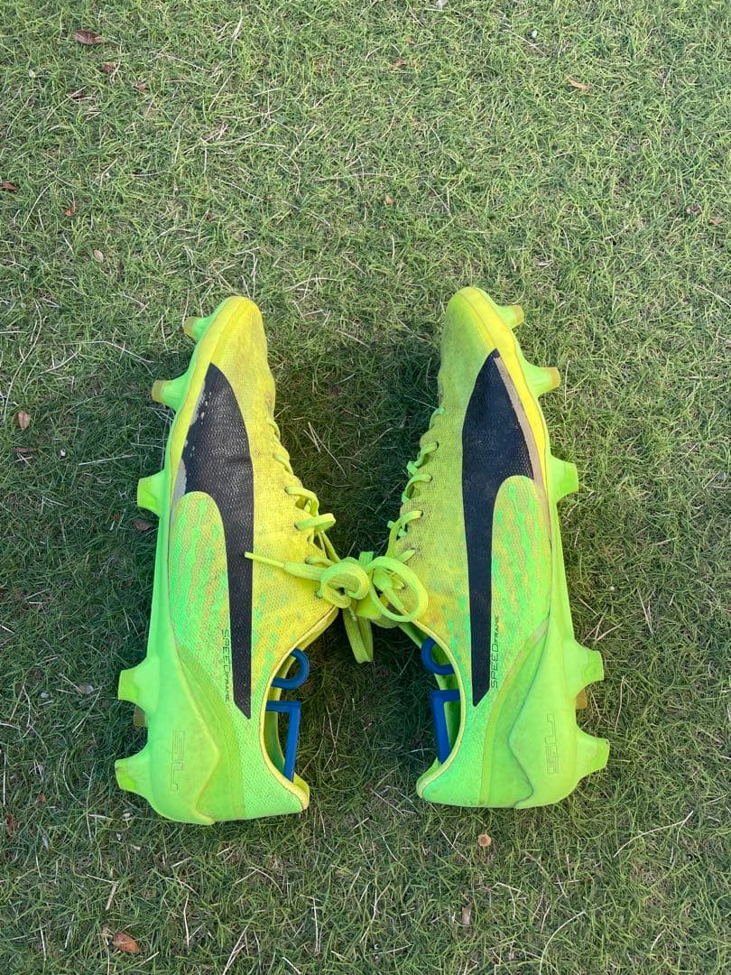 サッカースパイクPUMA FG evoSPEED 限定品