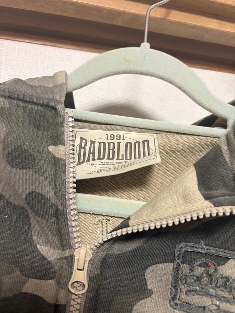 BAD BLOOD 迷彩 クロップドパーカー S